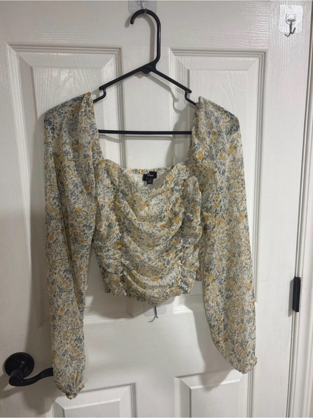 Lulu's Cream Floral Long-Sleeve Ruched Blouse
